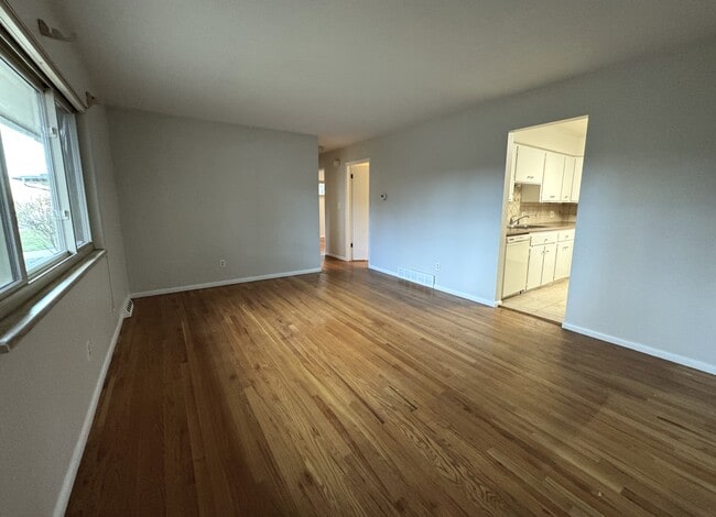 Building Photo - 3084 S Xanthia St