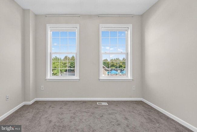Building Photo - 42563 Highgate Terrace