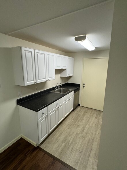 Building Photo - 5 Post Oak Ln