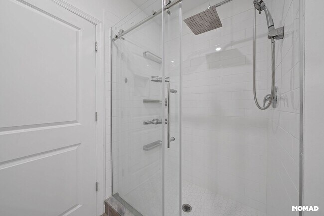 Building Photo - Spacious 5BR House in Fort Pierce, 5 minut...