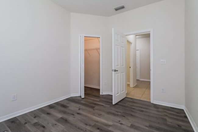 Building Photo - 8753 Briggs Marsh Ct