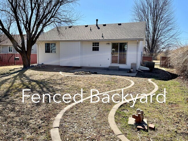 Building Photo - 720 Deerfield Cir