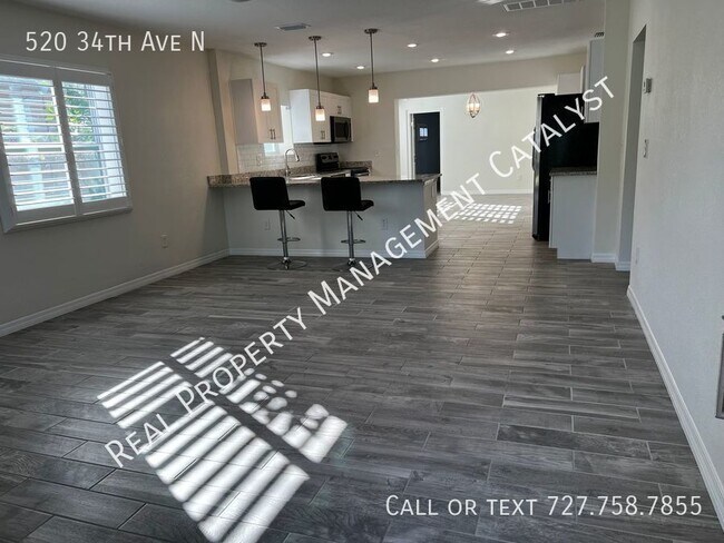 Building Photo - 520 34th Ave N