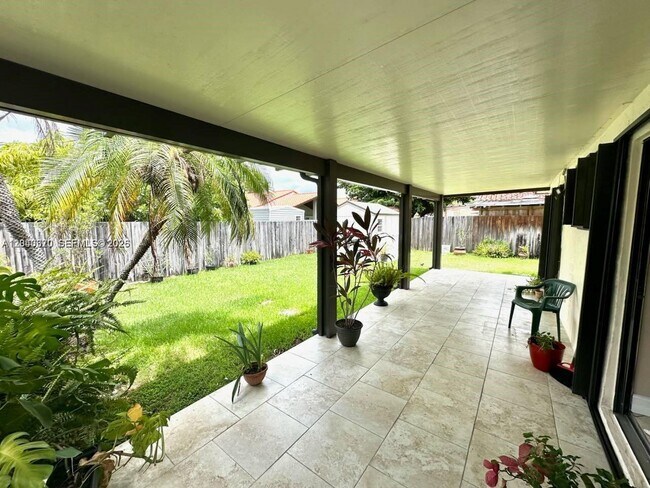 Building Photo - 2514 SW 138th Ave