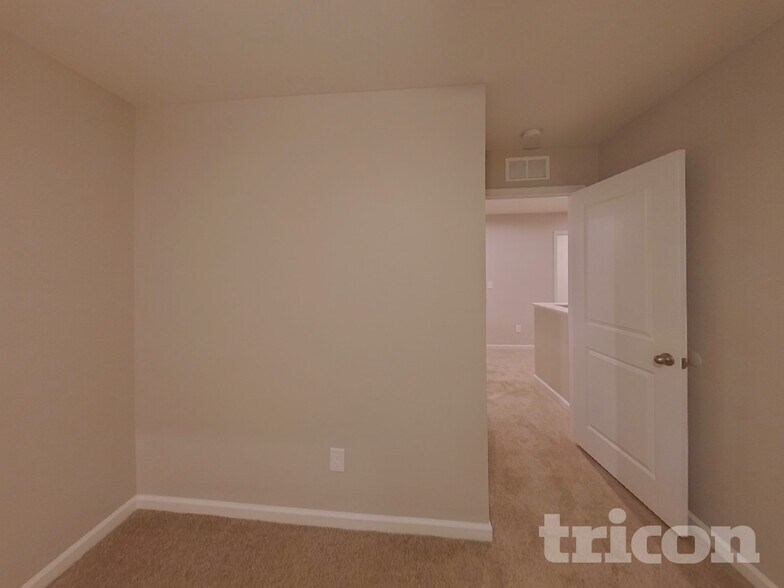 Building Photo - 110 Weymouth Ave