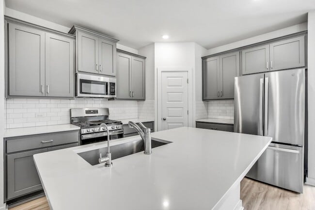 Building Photo - 223 Garner Dr