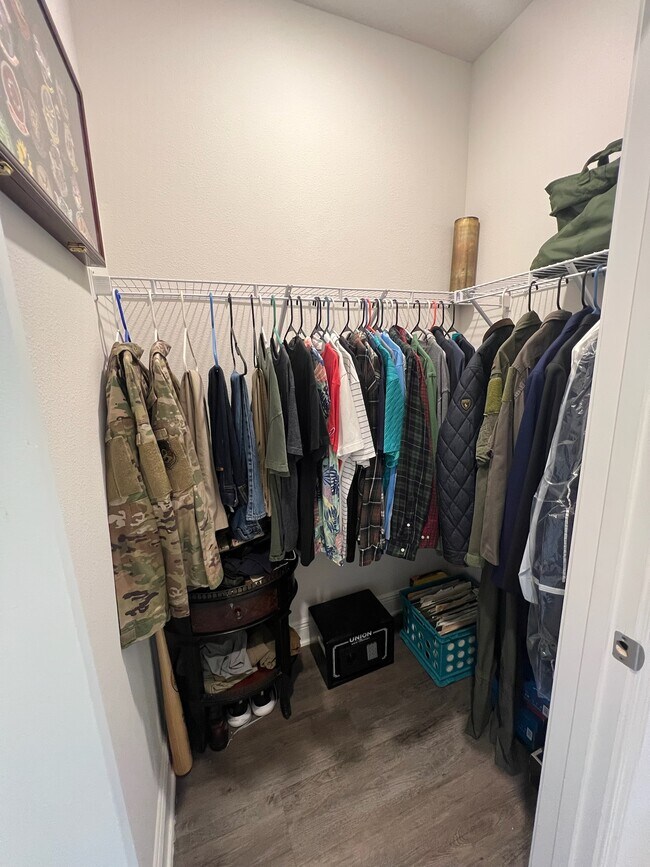 Building Photo - 8026 Burnside Lp