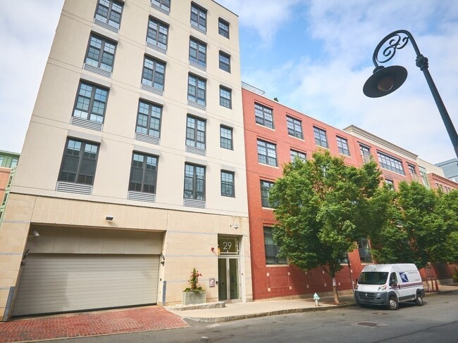 Building Photo - 29 Otis St