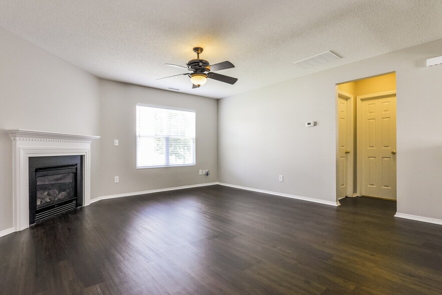 Building Photo - 3149 Varcroft Rd