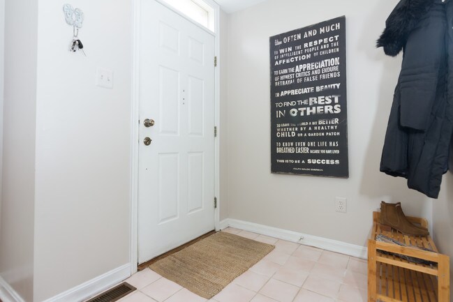 Building Photo - 707 Lions Gate Ln