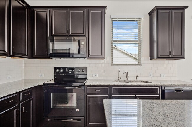 Building Photo - 19213 Quebrada Dr