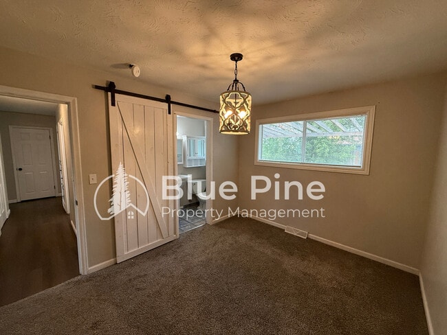 Building Photo - 410 Lincoln Dr