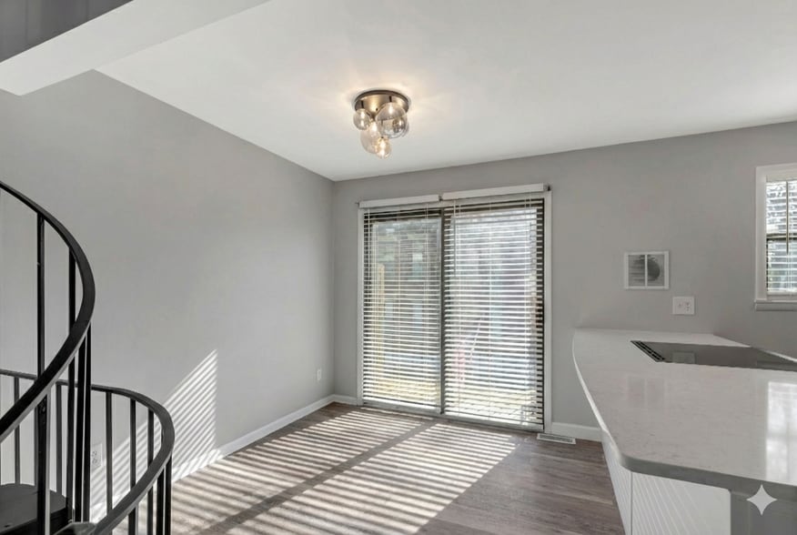 Building Photo - 2410 Grandview Ave