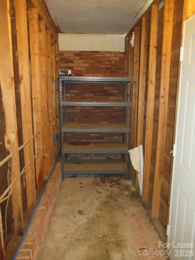 Building Photo - 1330 Davis Rd