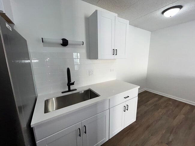 Building Photo - 9128 W Terrace Dr