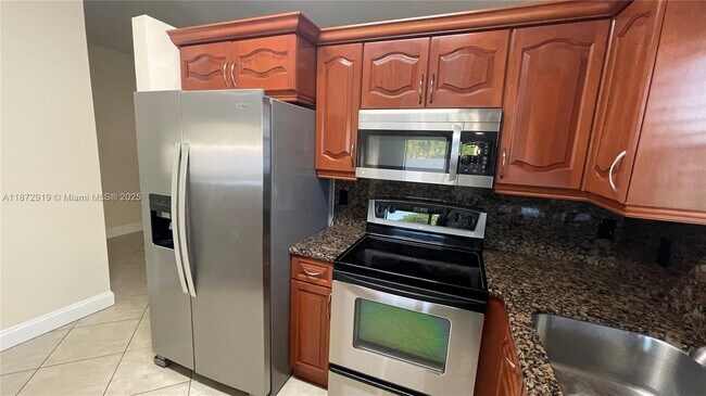 Building Photo - 6952 SW 148 Ln