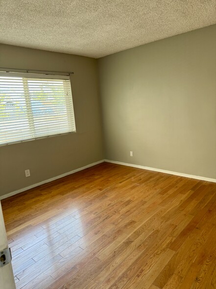 Guest Bedroom - 1115 Cordova St