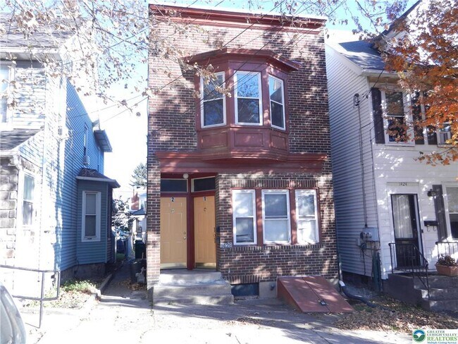 Primary Photo - 1428 Center St
