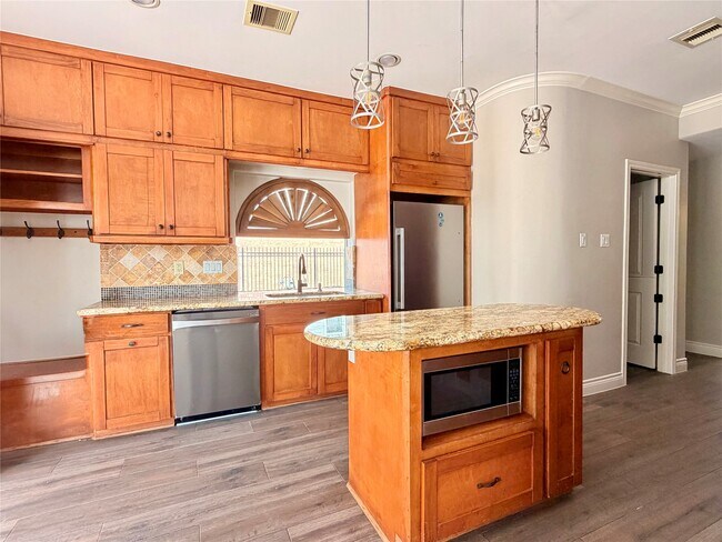 Building Photo - 5124 Carefree Dr