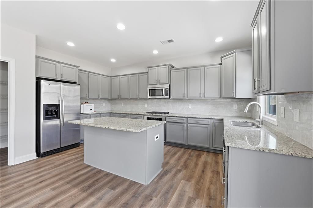 Building Photo - 1440 Waverly Glen Dr