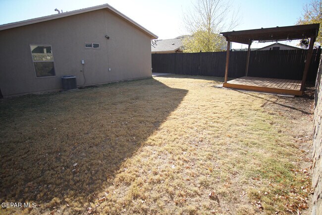 Building Photo - 14207 Otter Point Ct