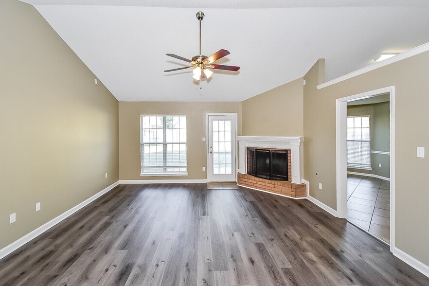 Building Photo - 7343 Bridle Ln