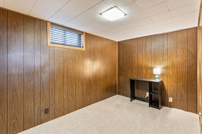 Building Photo - Beautiful Home In Underwood Park Neighborhood