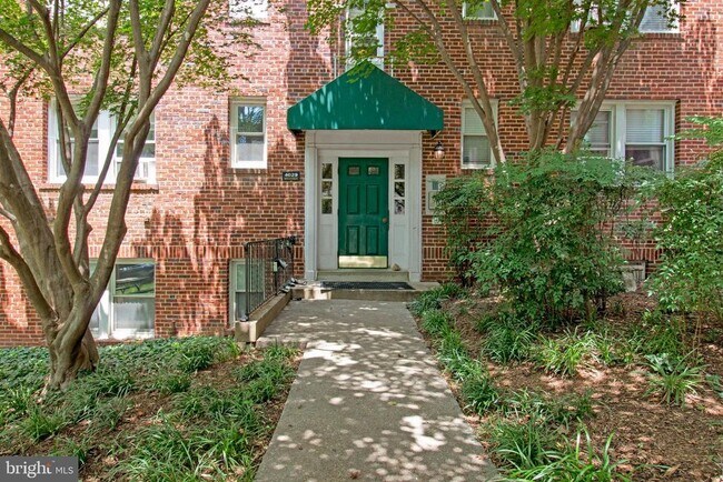 Building Photo - 4029 Benton St NW
