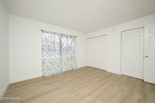 Building Photo - 633 S Palmetto Ave