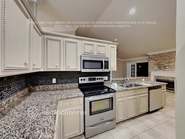 Building Photo - 6647 Clair Shore Dr