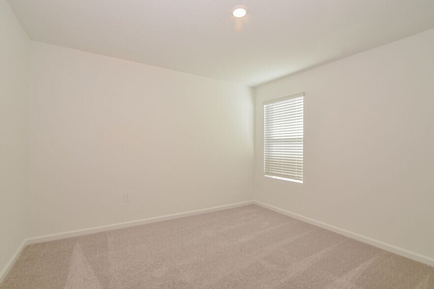 Building Photo - 1558 Jessica Blvd