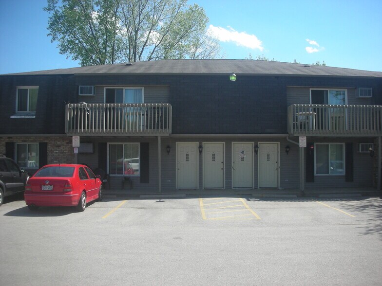 back parking - 10700 W Grange Ave