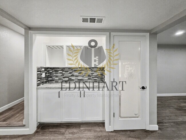 Building Photo - 4885 N Backer Ave