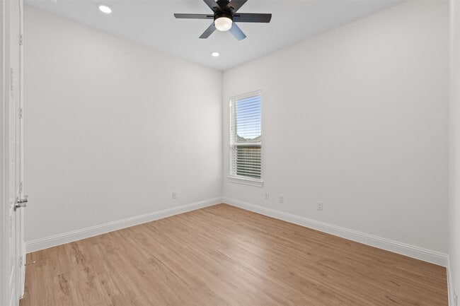 Building Photo - 10807 Cloaked Wing Ct