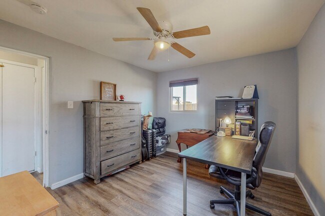 Building Photo - Charming NE Heights 3 Bedroom 2 Bath