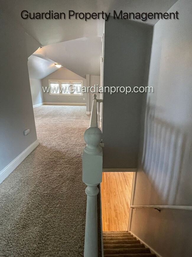 Building Photo - South Minneapolis Single Family Home, Fenc...