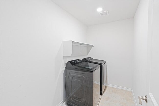 Building Photo - 316 Breccia Trl