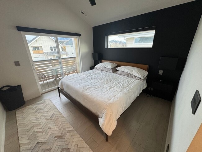 Building Photo - Chic, Fully-Furnished 3 Bed / 2.5 Bath Rental – Bozeman Convenience & Modern Comfort