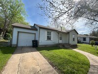 Building Photo - 515 W Kern Rd