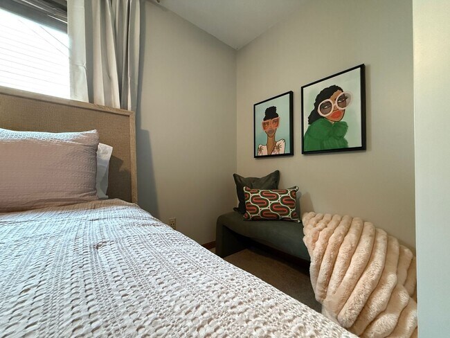 Building Photo - 9736 Flagstone Way