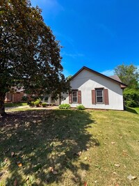 Building Photo - 713 Amity Ln