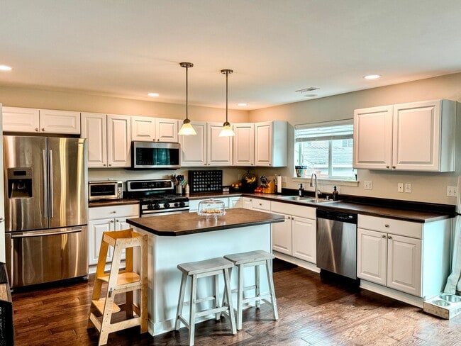 Building Photo - **** Application pending ****