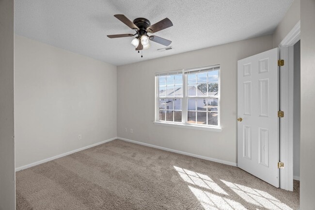 Building Photo - Welcome to Marsh Oaks!