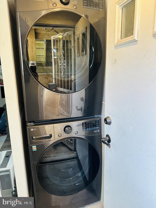 Building Photo - 1911 D St NE