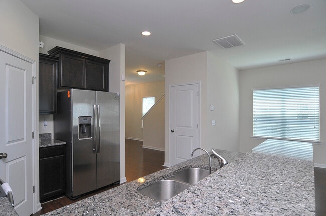 Building Photo - 429 Eastfair Dr