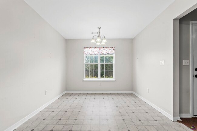 Building Photo - 324 Tyson Glen Dr