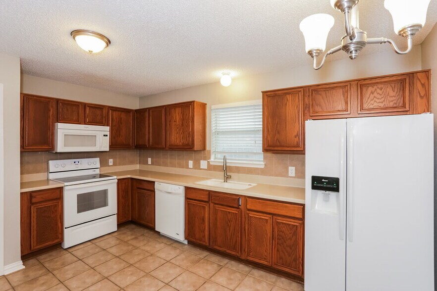 Building Photo - 8060 Cannonwood Dr
