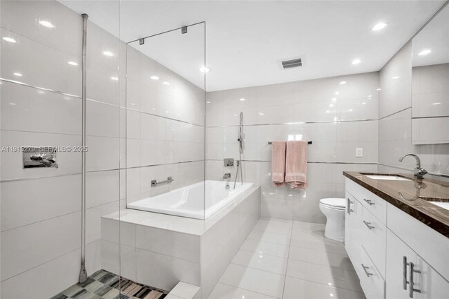 Building Photo - 3507 Oaks Way