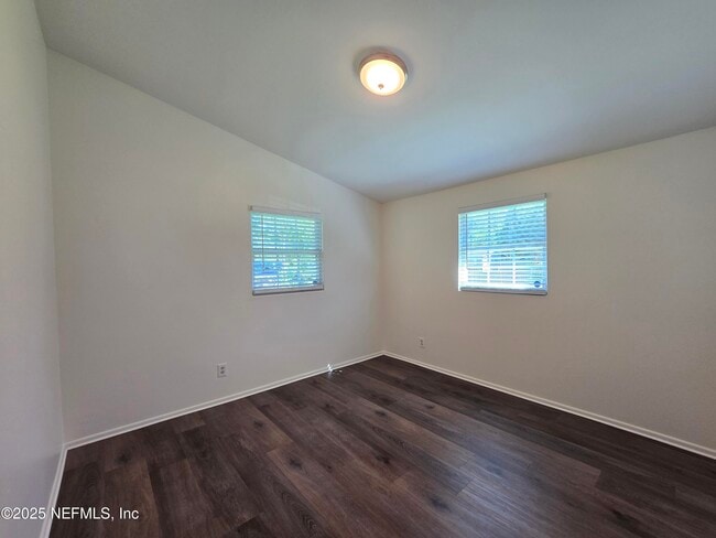 Building Photo - 11927 Dowling Ln