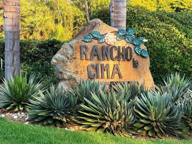 Building Photo - 6998 Rancho La Cima Dr